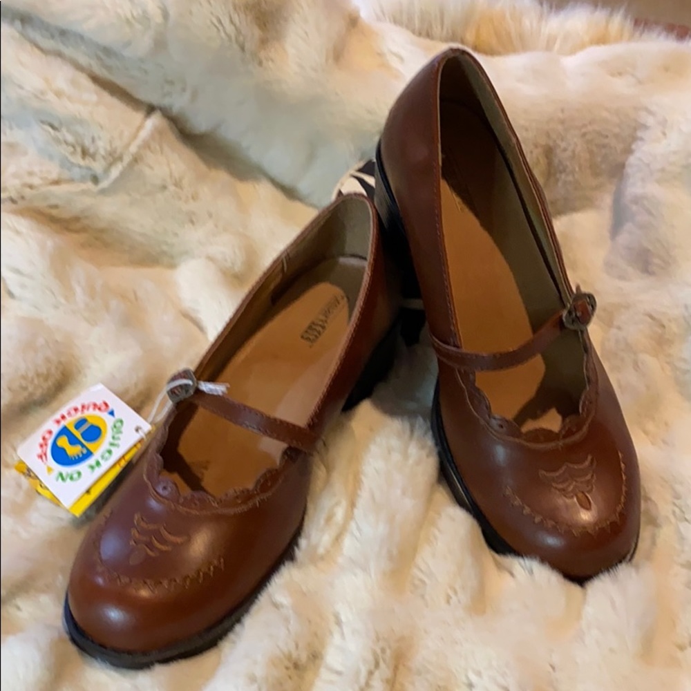 NWT Payless Shoe Source Smartfit brown shoes